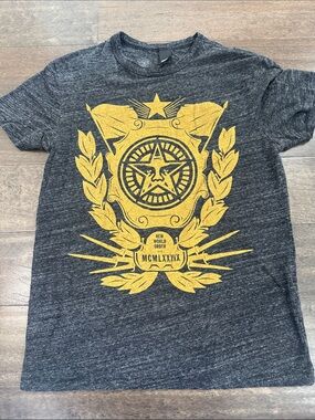Obey t shirt men’s medium gold star new world order